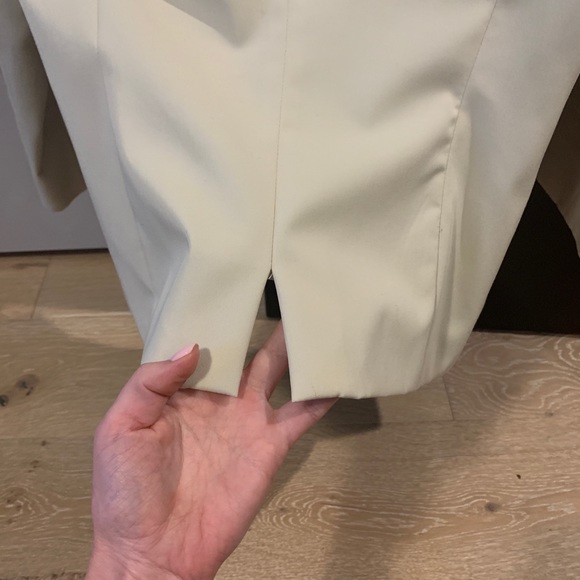 Trina Turk Jacket in bone color size 4. Like new! - Picture 4 of 11